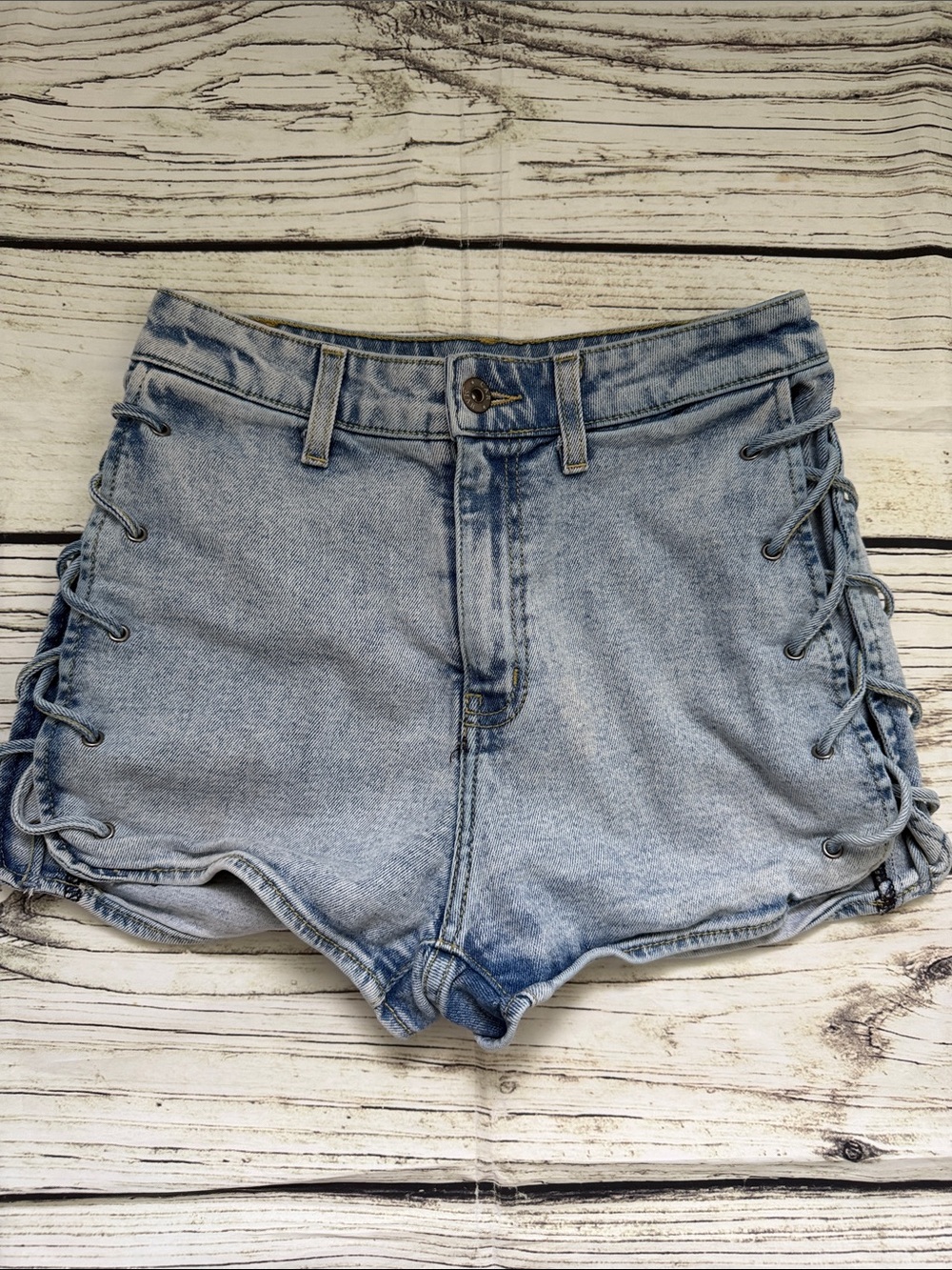 ♡  Carmar Light Wash Lace-Up Side Denim  Short Shorts - Women 28